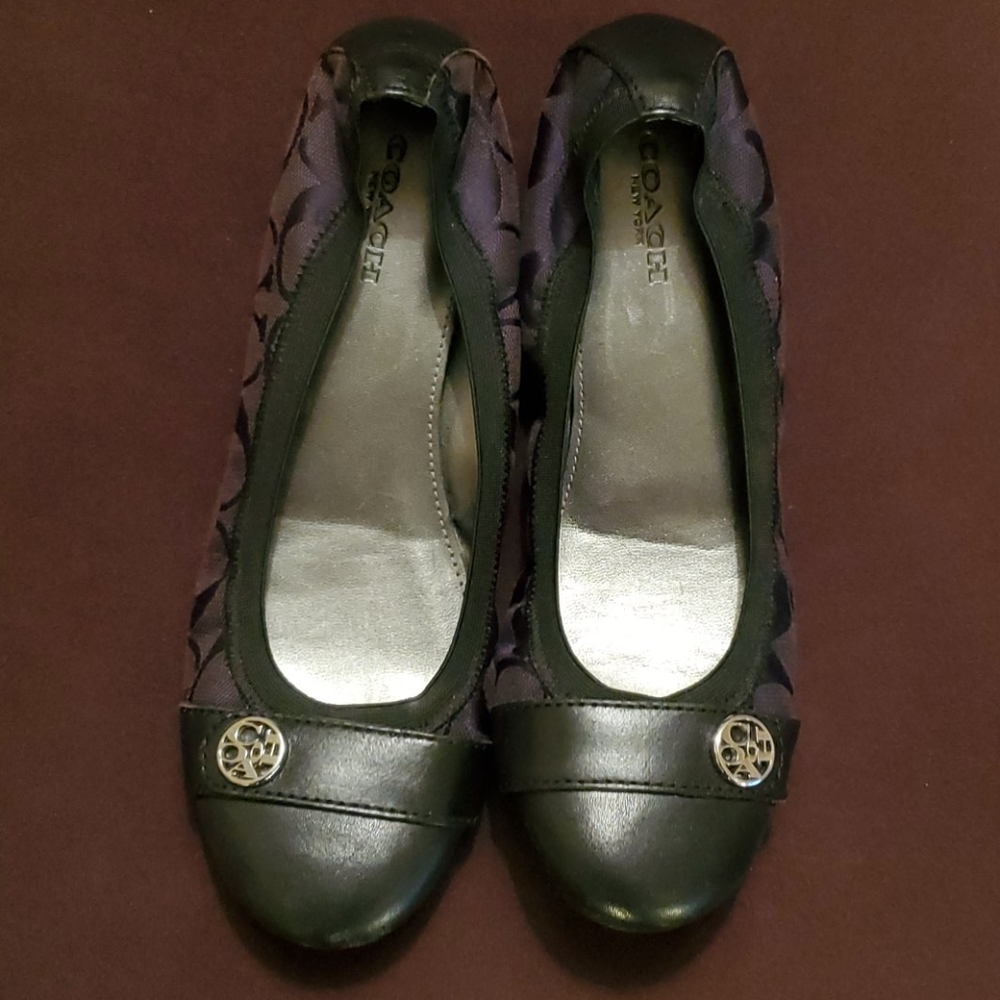 Coach flats